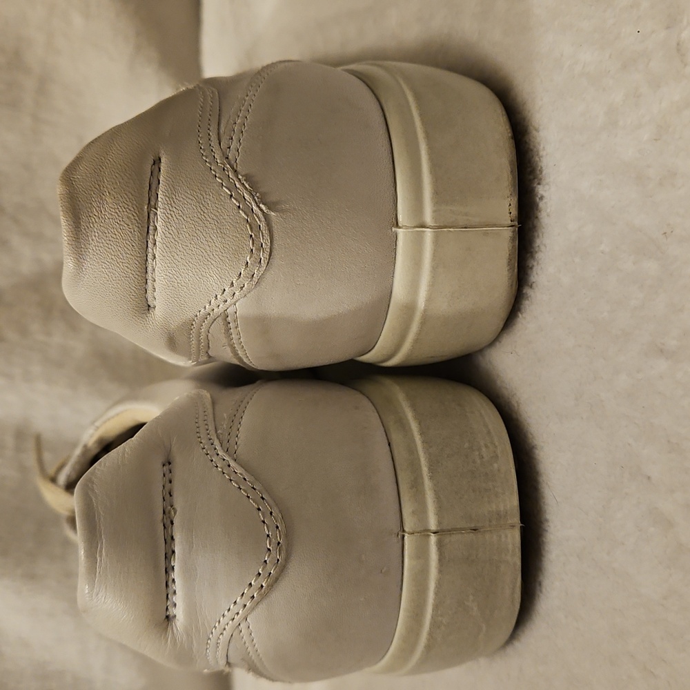 Ecco Women's Cream Leather Sneakers - Picture 2 of 6